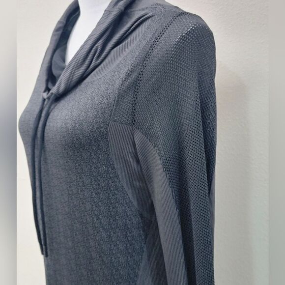 UNDER ARMOUR THREADBORNE SEAMLESS LAYER VANISH LONG SLEEVE THUMBHOLES SIZE M - Picture 5 of 9